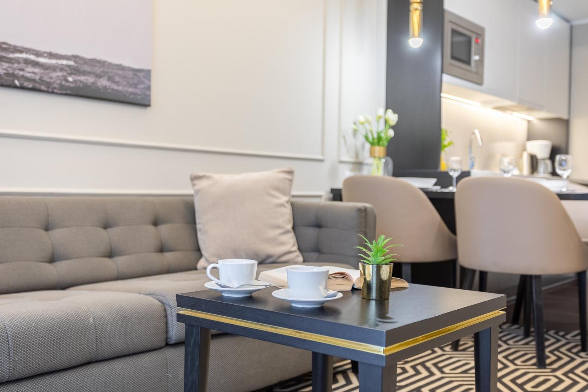 Ambria Apartments Promenada ชวีโนวิชแจ ภายนอก รูปภาพ