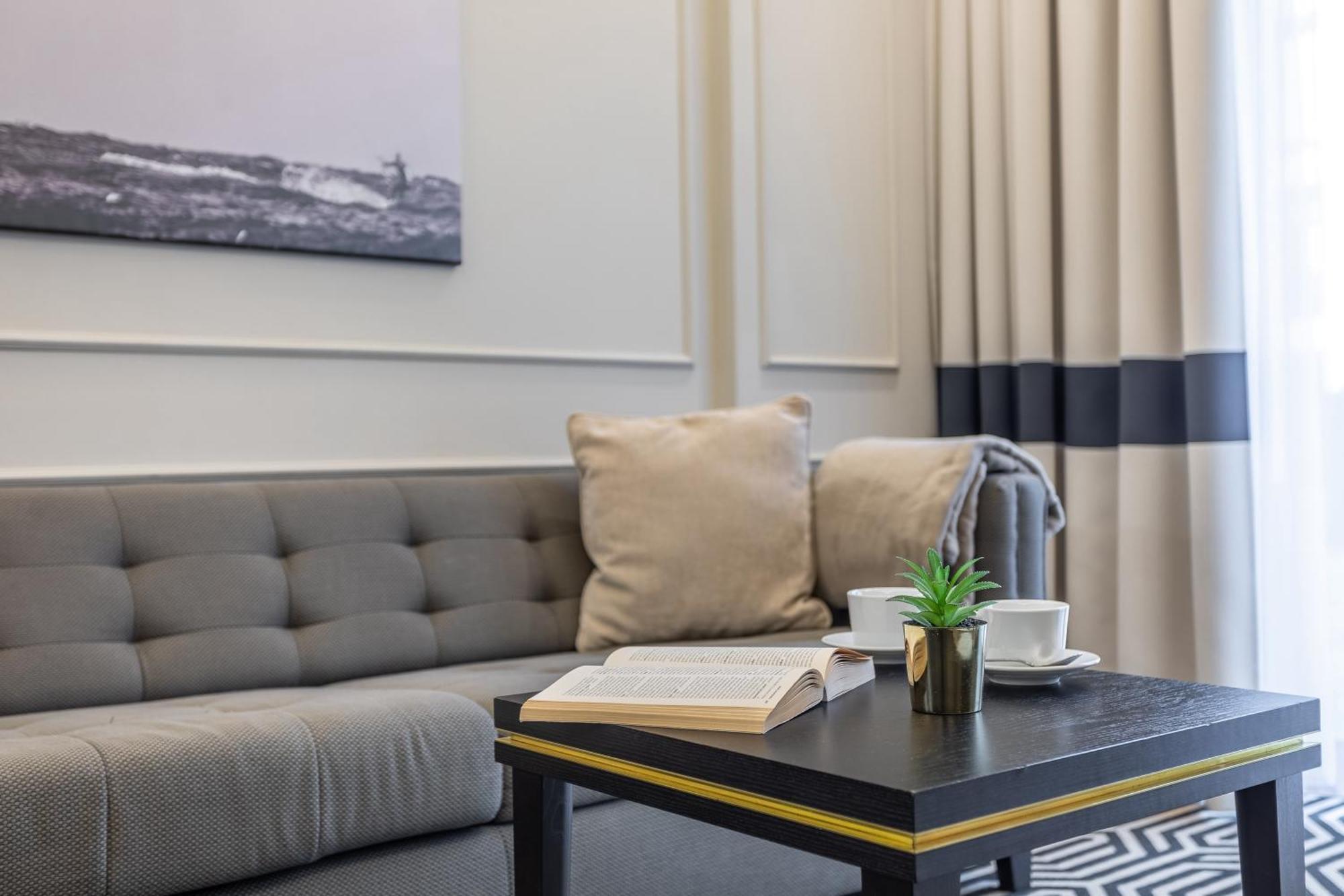 Ambria Apartments Promenada ชวีโนวิชแจ ภายนอก รูปภาพ