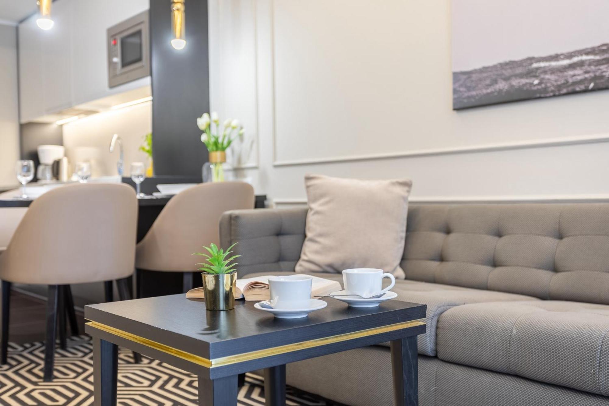 Ambria Apartments Promenada ชวีโนวิชแจ ภายนอก รูปภาพ