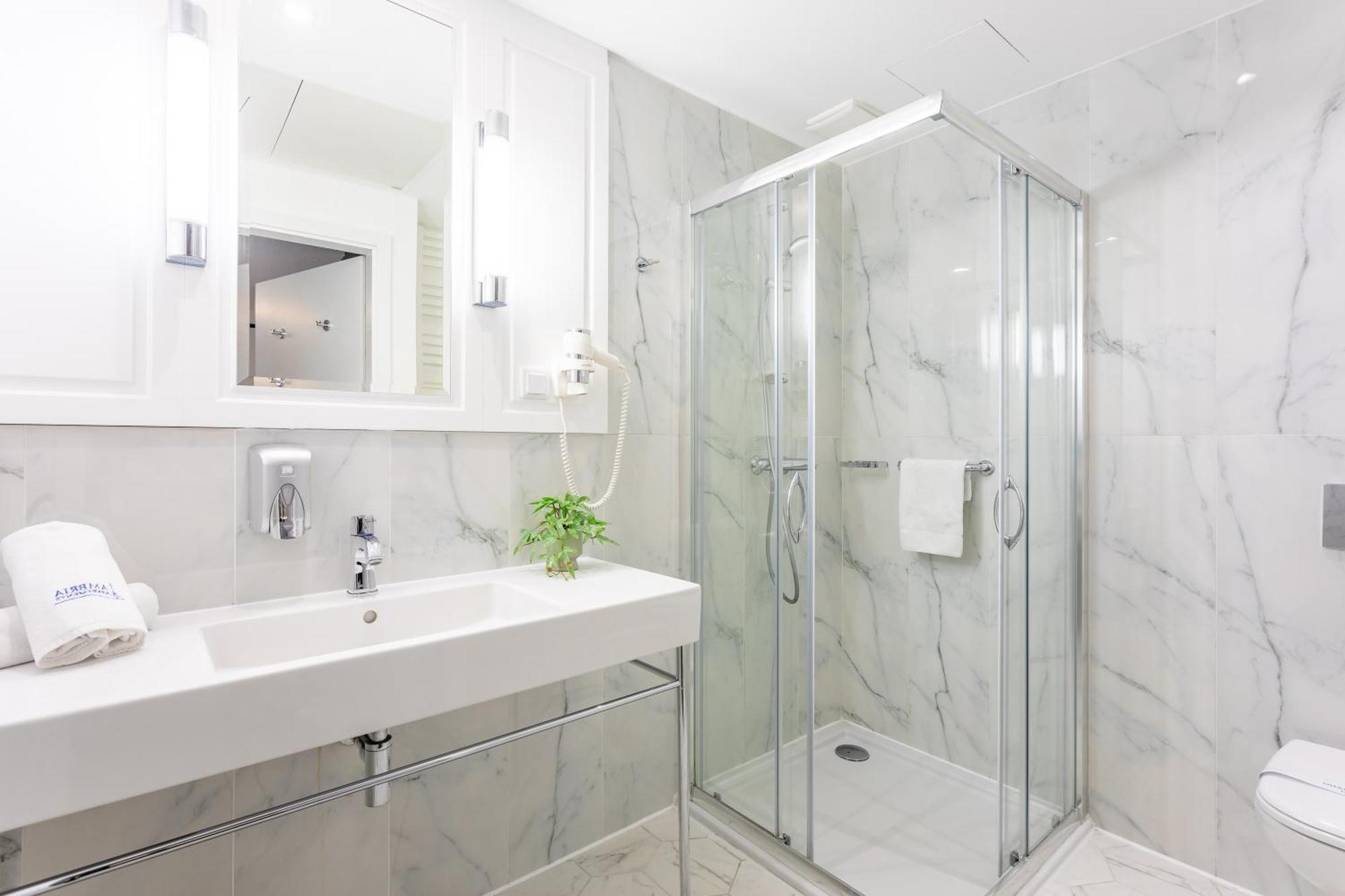 Ambria Apartments Promenada ชวีโนวิชแจ ภายนอก รูปภาพ